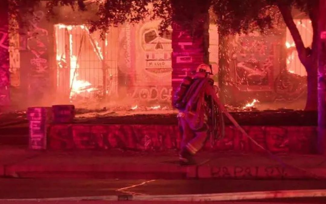 Fire Destroys Building Near Dallas ‘Graffiti Park’