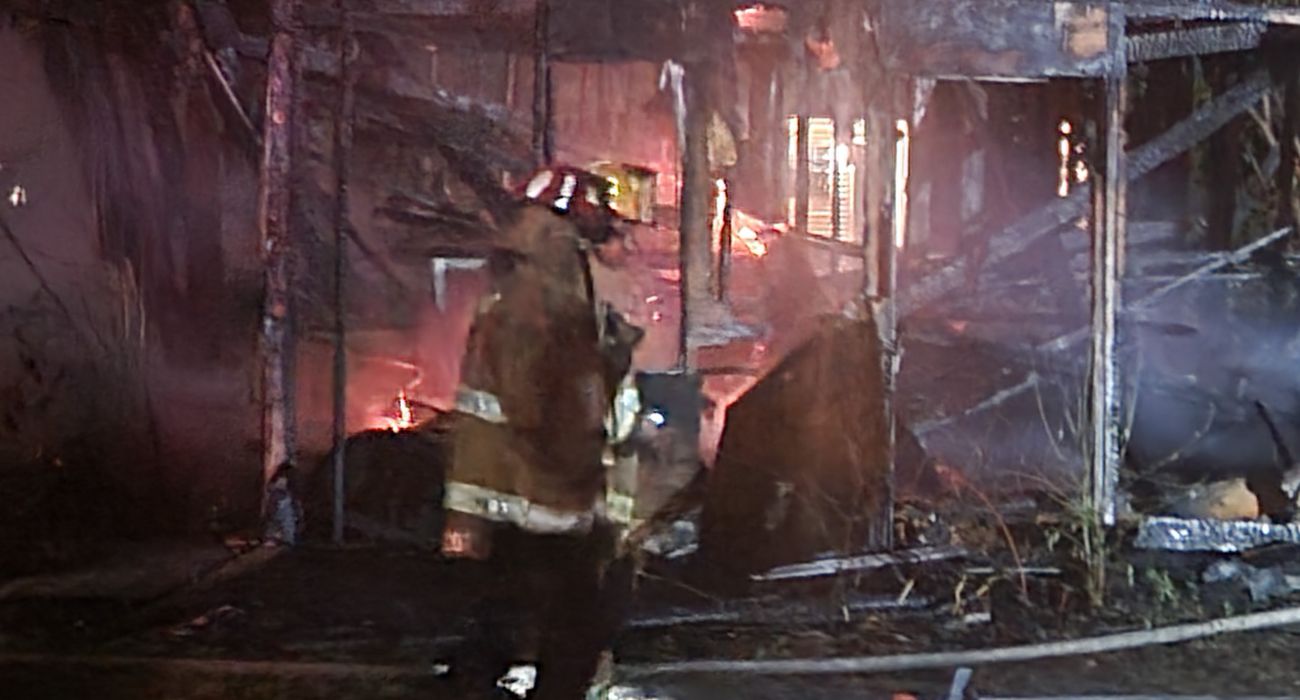 Dallas Fire-Rescue Responds to Blaze at Vacant Home