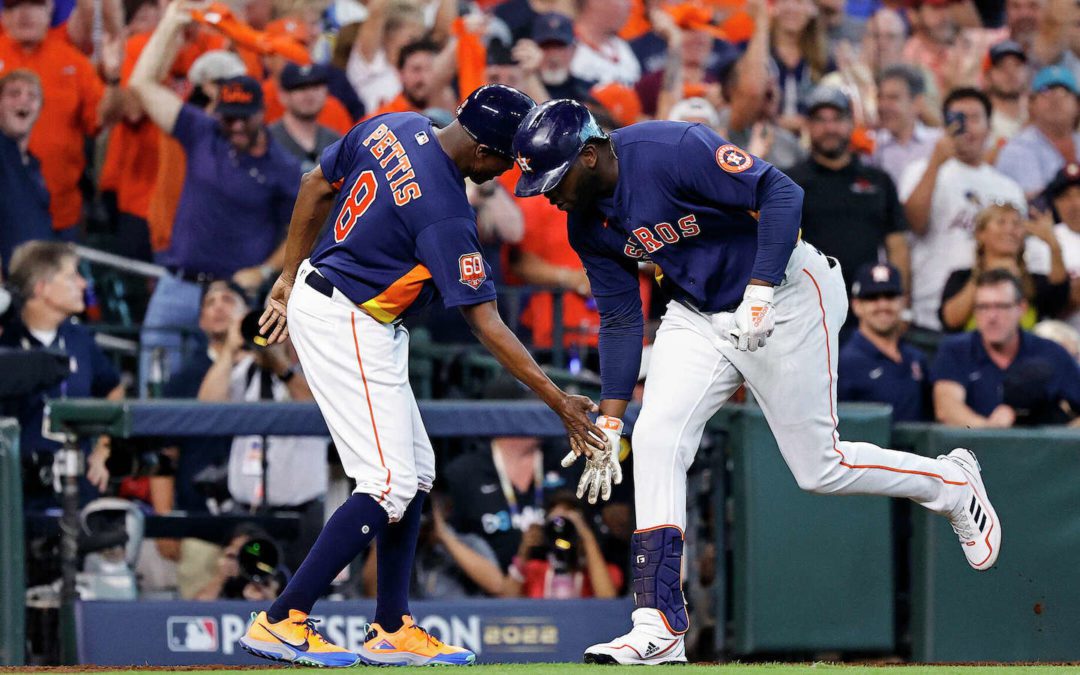 Astros Take 2-0 Lead Over Mariners