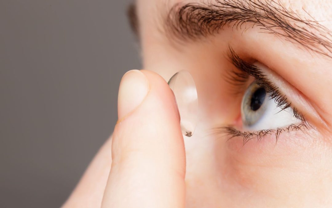 Doctor Finds 23 Contact Lenses Under Patient’s Eyelid