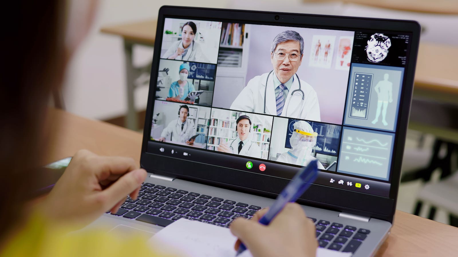Is E-Learning the Future of Medical School?