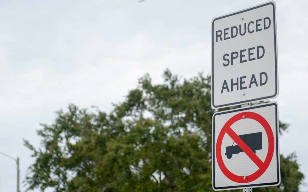 Reducir la velocidad podría salvar vidas de peatones, sugieren defensores