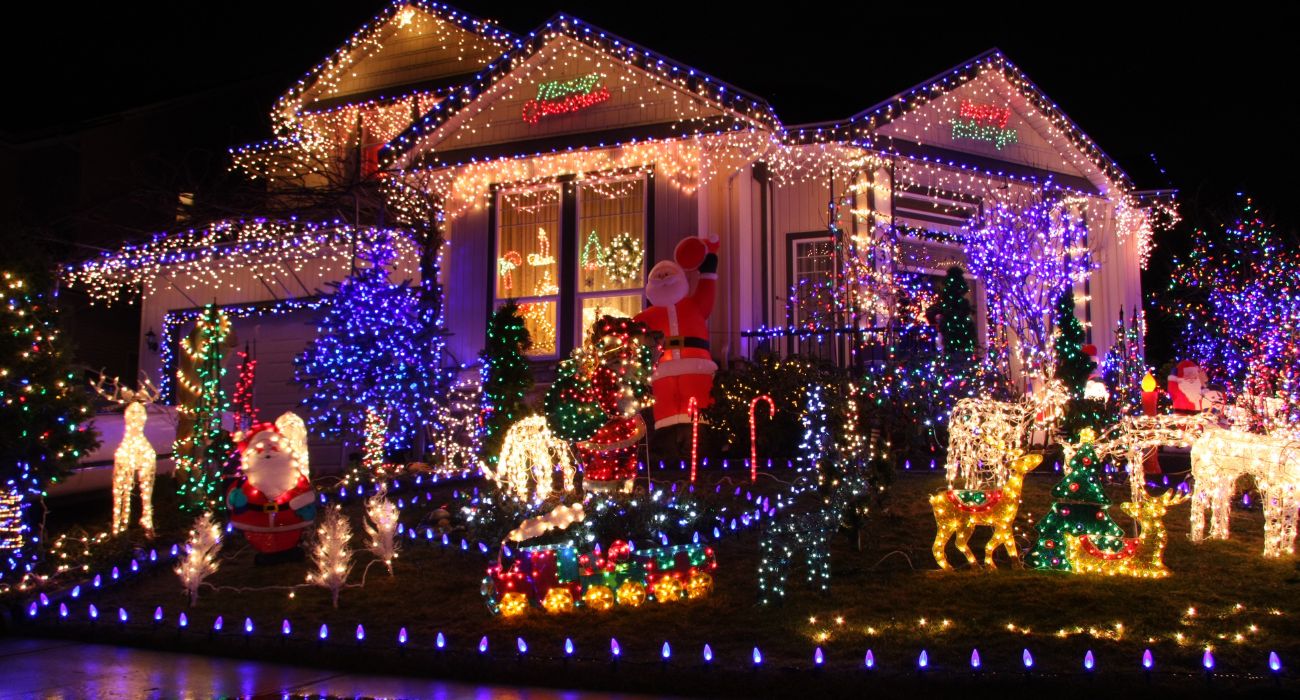 Survey | When Is It 'Too Early' for Christmas Decorations?