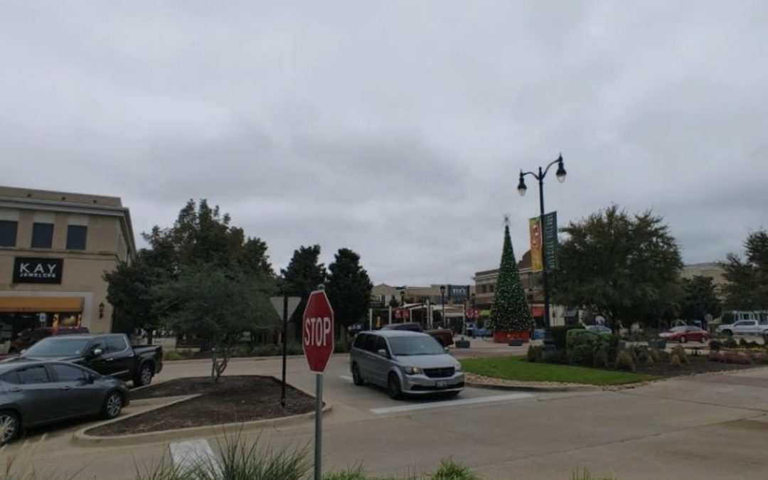 North Texas Shoppers Flock to Retail Stores