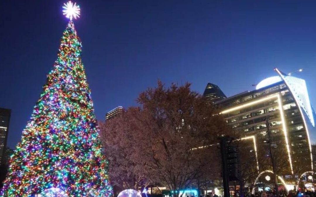 Santa Joins Mayor for Tree-Lighting Ceremony