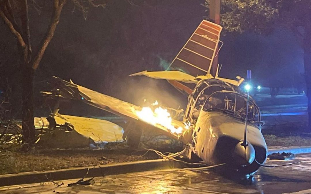 Dos sobreviven accidente de avión en el norte de Texas