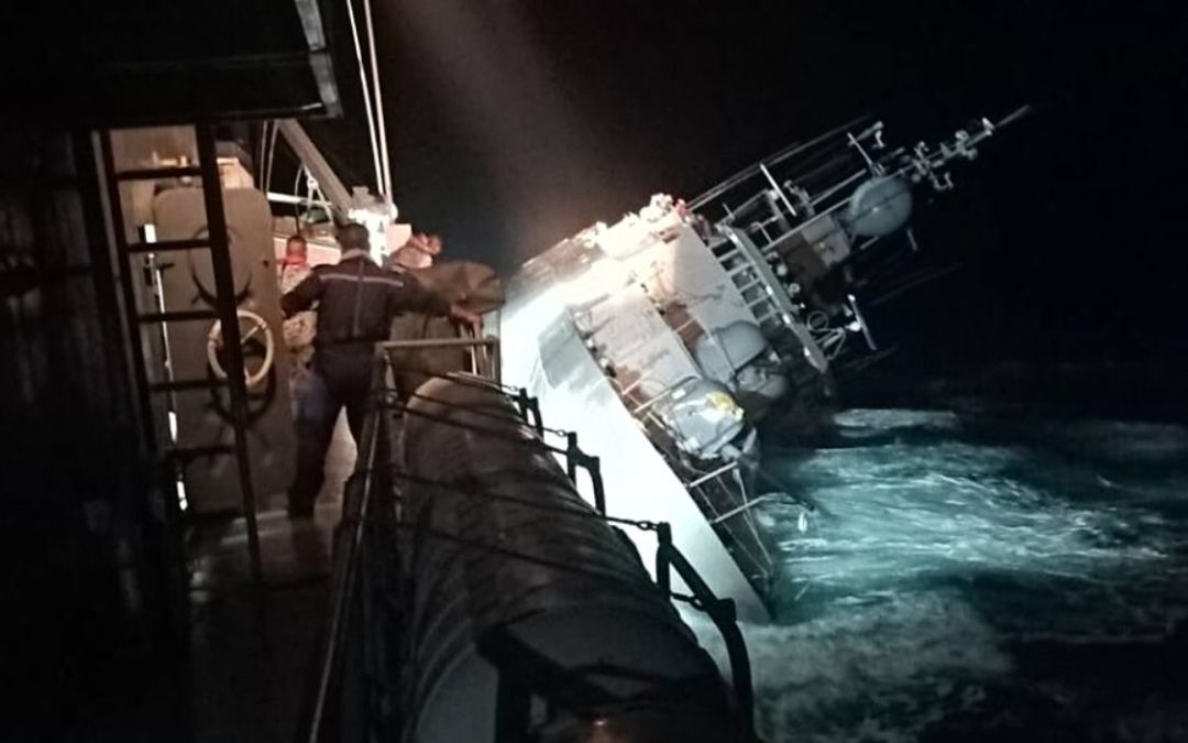 23 marineros desaparecidos de barco hundido