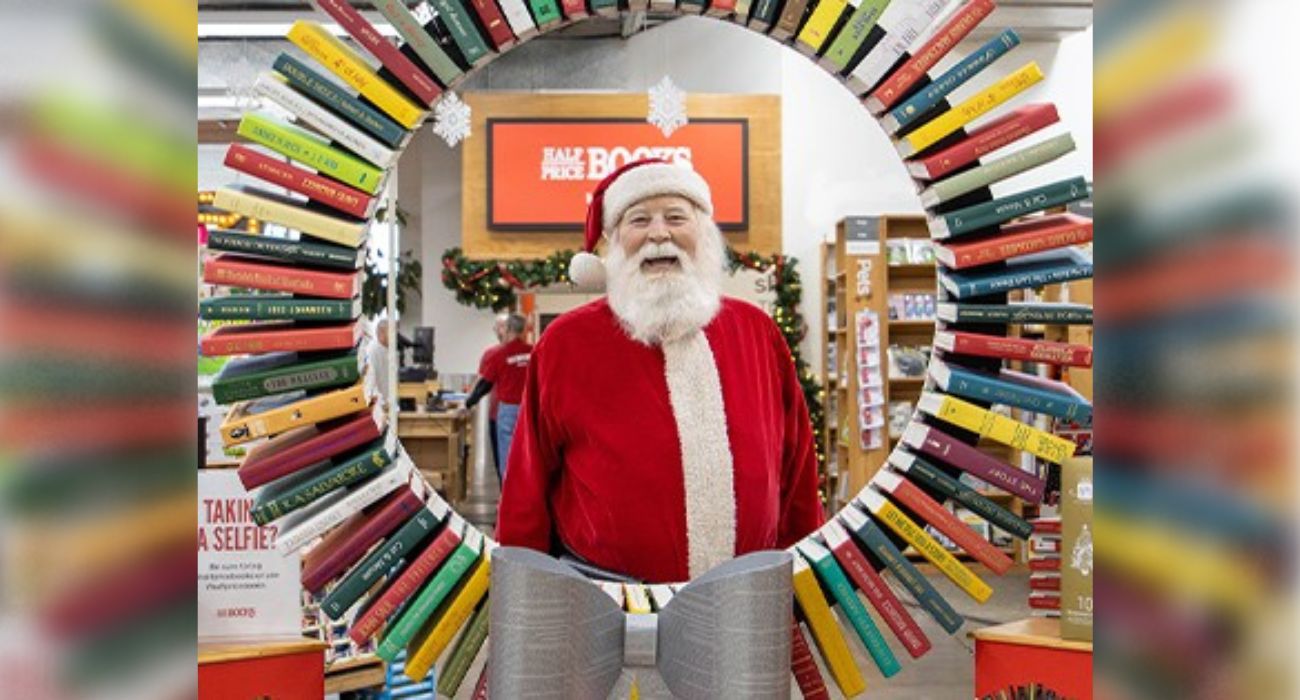 Pictures With Santa at Half Price Books
