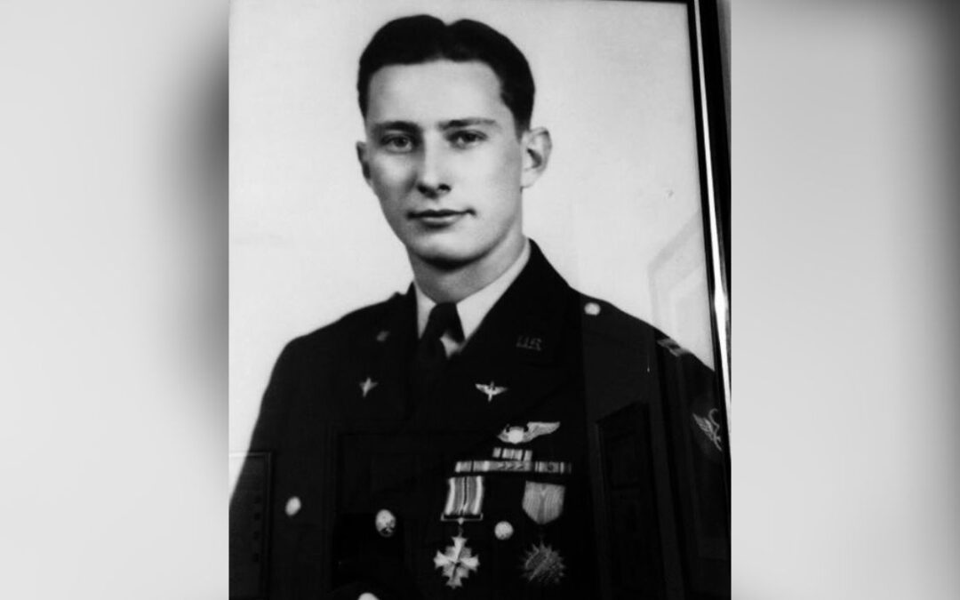 Veterano de la Segunda Guerra Mundial celebra su cumpleaños número 101 en Dallas