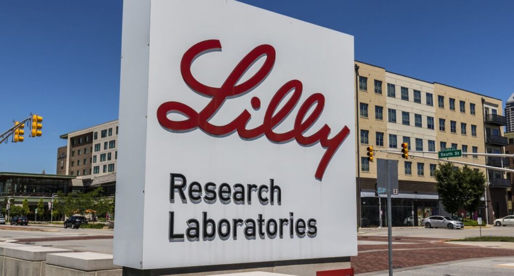 Eli Lilly Says Alzheimer’s Drug Shows Promise