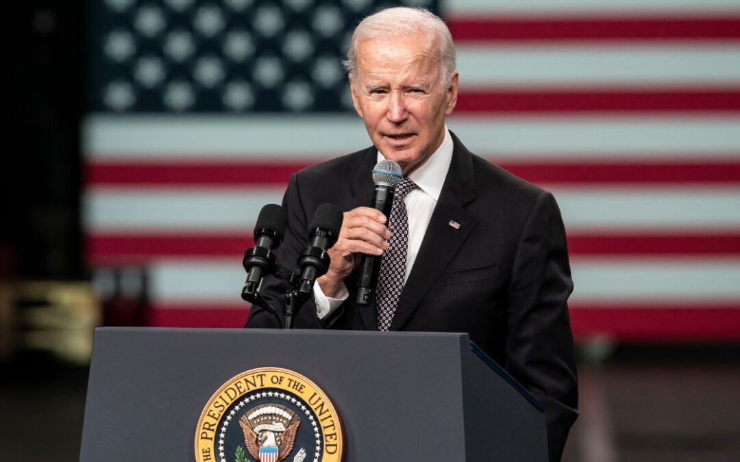 Biden pone fin a la emergencia nacional de COVID-19