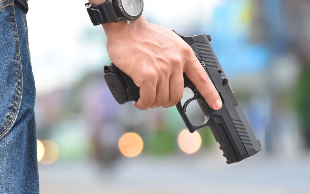 Hombre en cita mata a tiros a asistente de estacionamiento falso