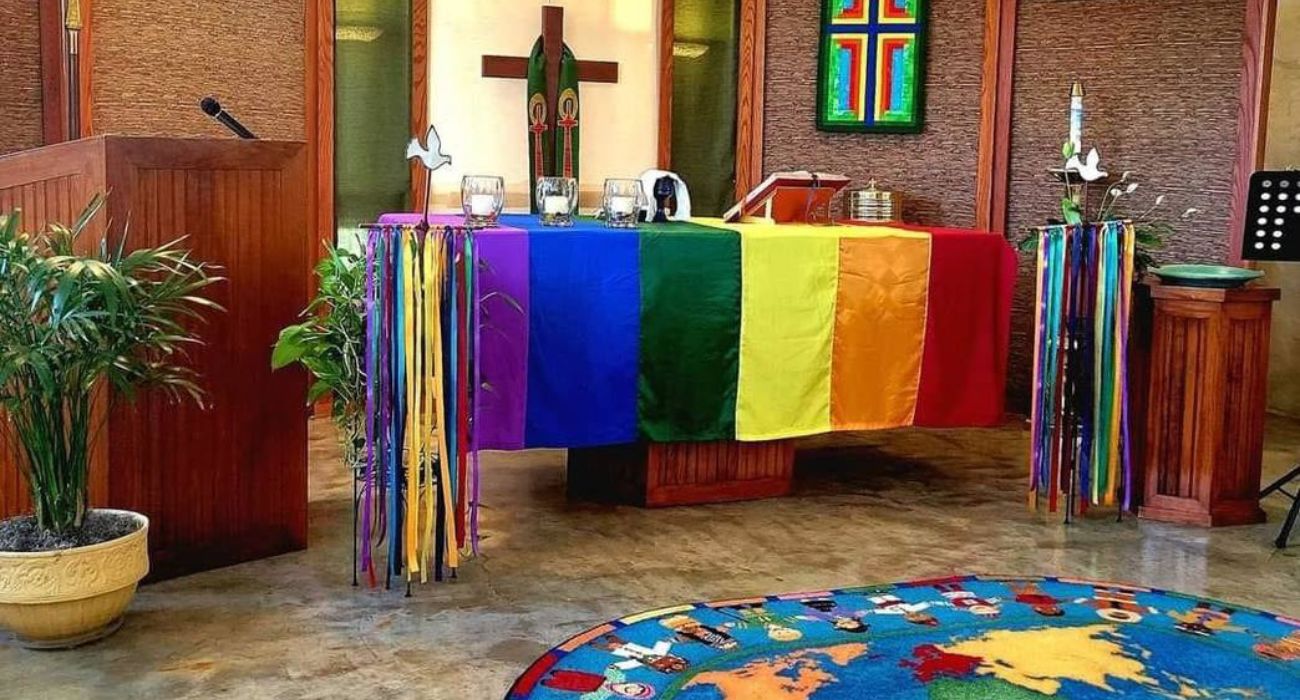 Living Word Lutheran Altar