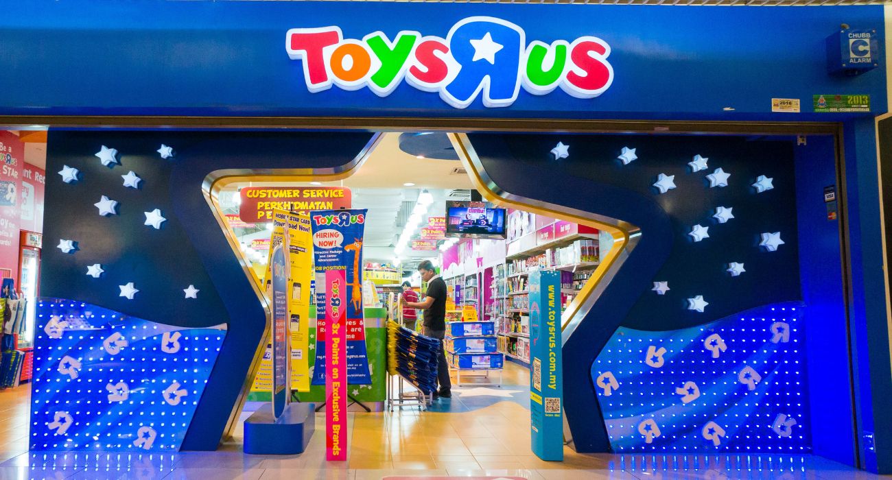 Toys R Us To Open At Dfw