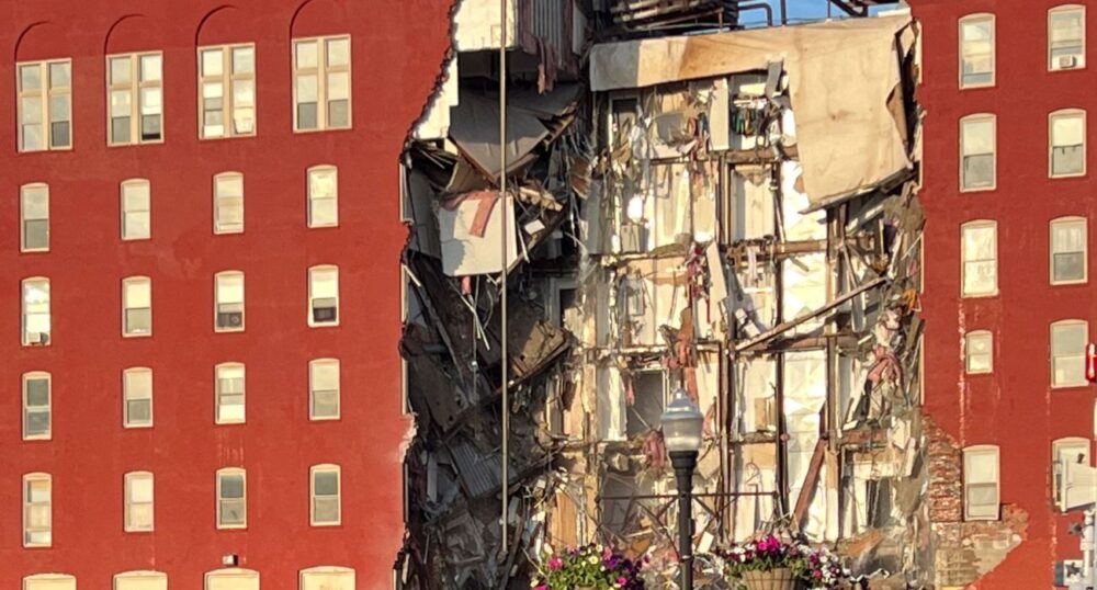 VIDEO: 3 Missing in Iowa Apartment Building Collapse