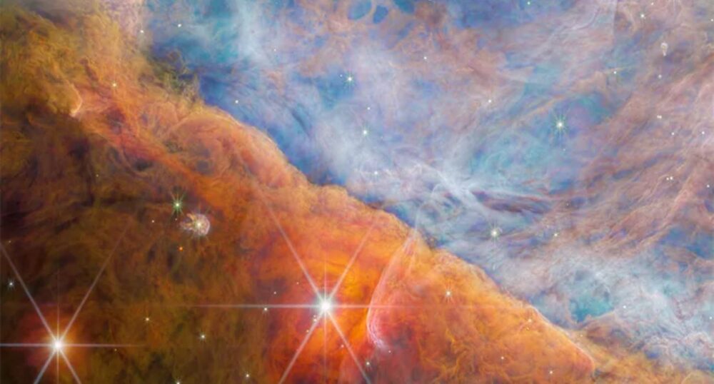 VIDEO: NASA Discovers Carbon Compound in Nebula