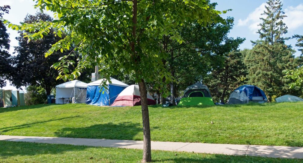 VIDEO: Homeless Encampments Overwhelm City Trails