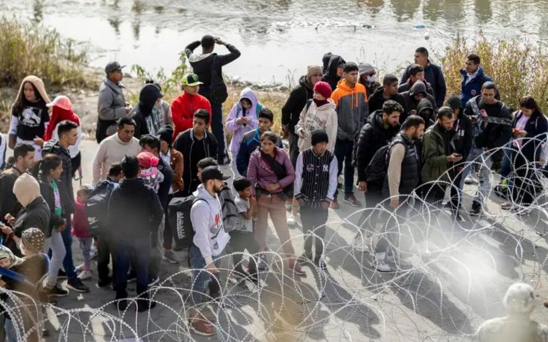 TX niega reclamos de maltrato de migrantes ilegales