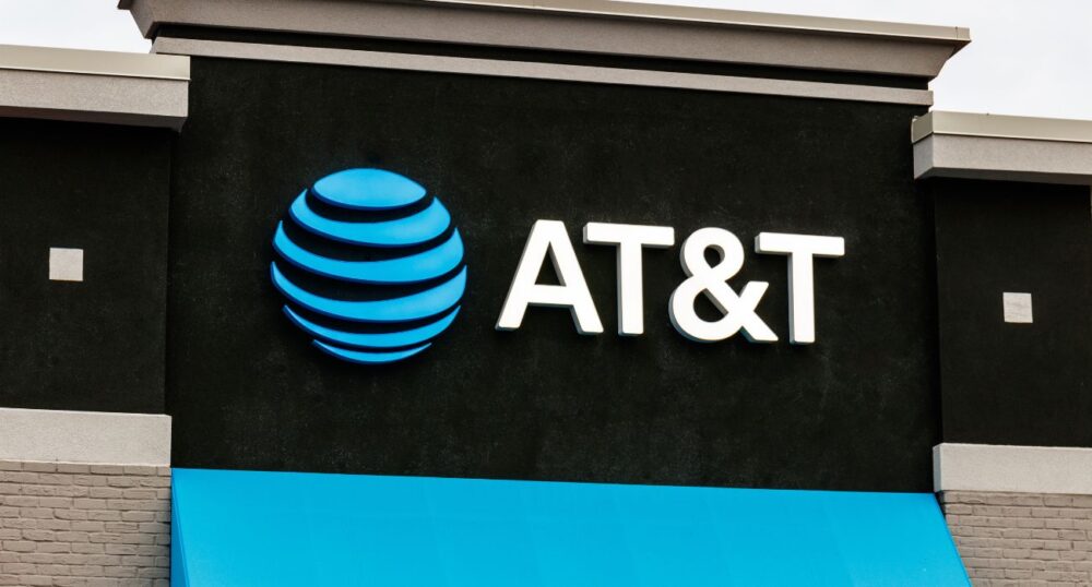 AT&T Claims Network Less Than 10% Lead Cables
