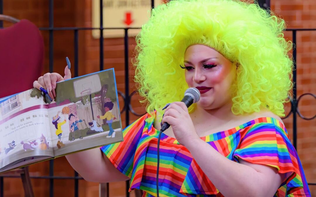 'Drag Queen Story Time' facturado en el evento Austin Pride