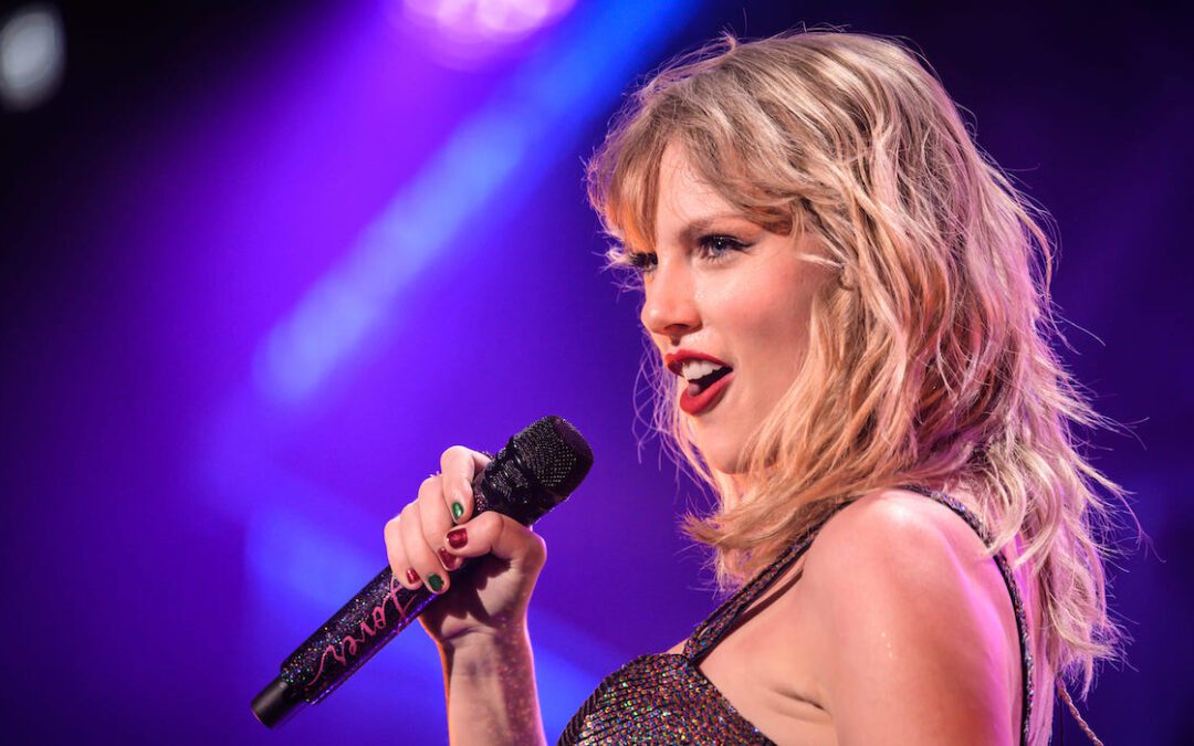 Taylor Swift ‘Drag Brunch’ Held at Dallas Bar