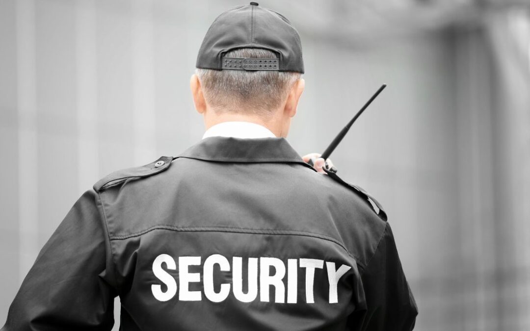 VIDEO: ISD local contrata guardias de seguridad privados