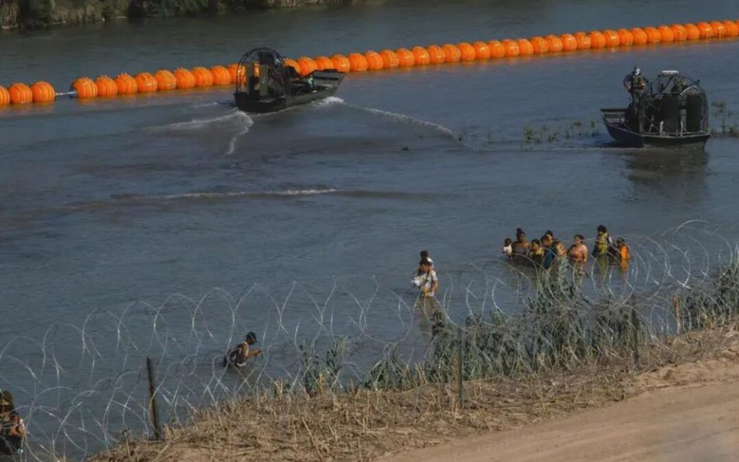VIDEO: México recupera dos cuerpos de Río Grande