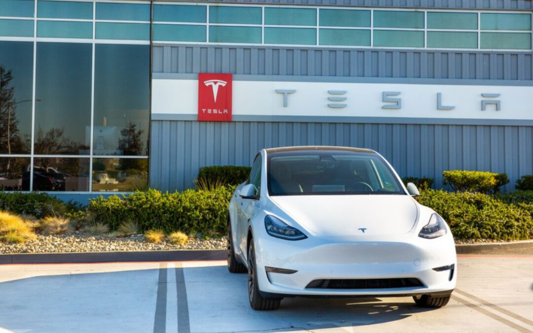 Tesla Reveals CFO’s Resignation
