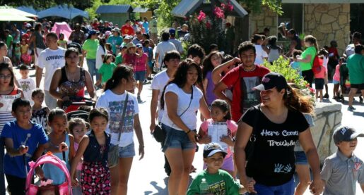 Dallas Zoo Hosts Sold-Out ‘Dollar Day’