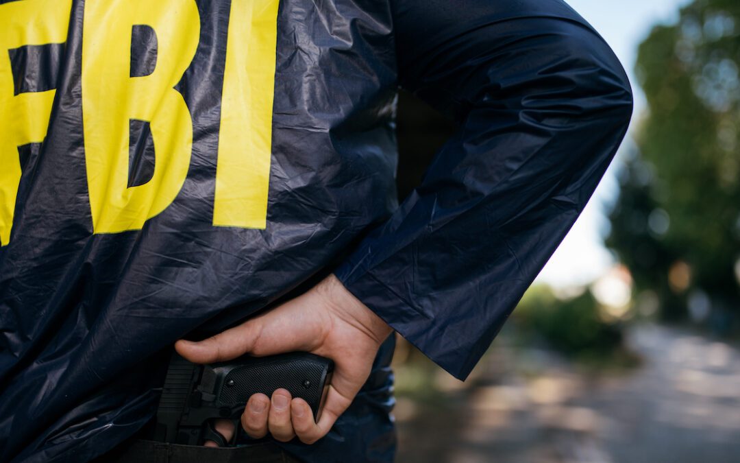 Funcionarios investigan el tiroteo del FBI contra un anciano