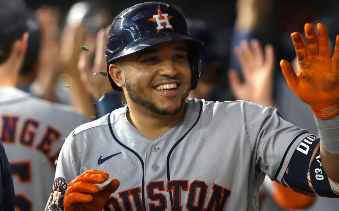 Astros in First Place After Beating Rangers