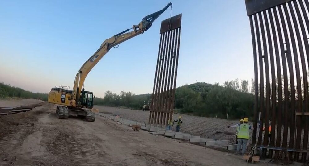 Texas Adds to Border Wall in Del Rio