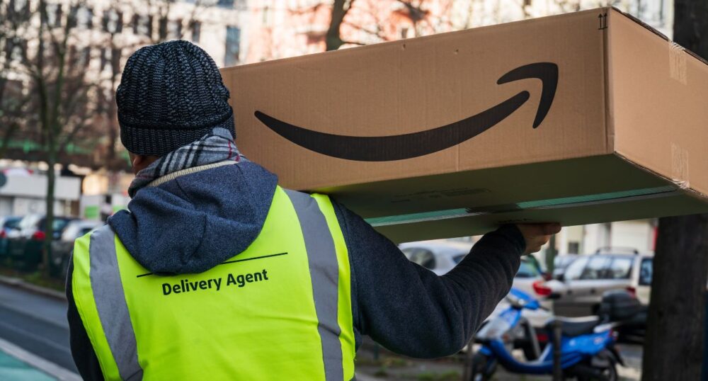 Amazon Eyes Local Hires for Holidays