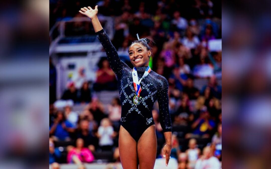 Simone Biles Leads U.S. on Day One of Worlds