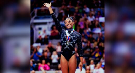 Simone Biles Leads U.S. on Day One of Worlds