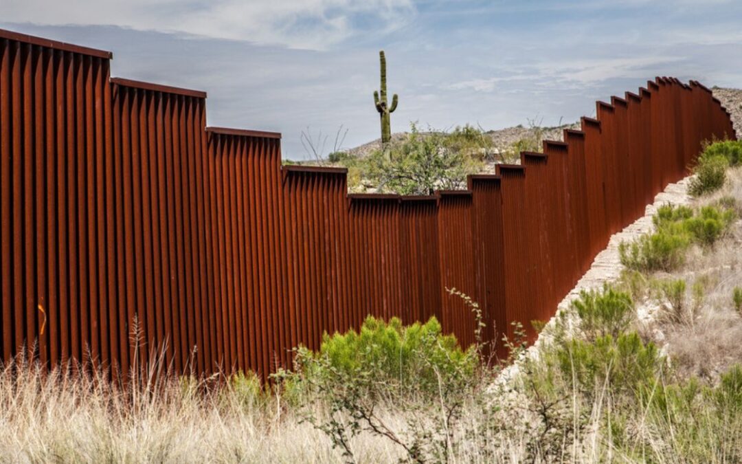 El gobierno de Biden renunciará a leyes y construirá un muro fronterizo