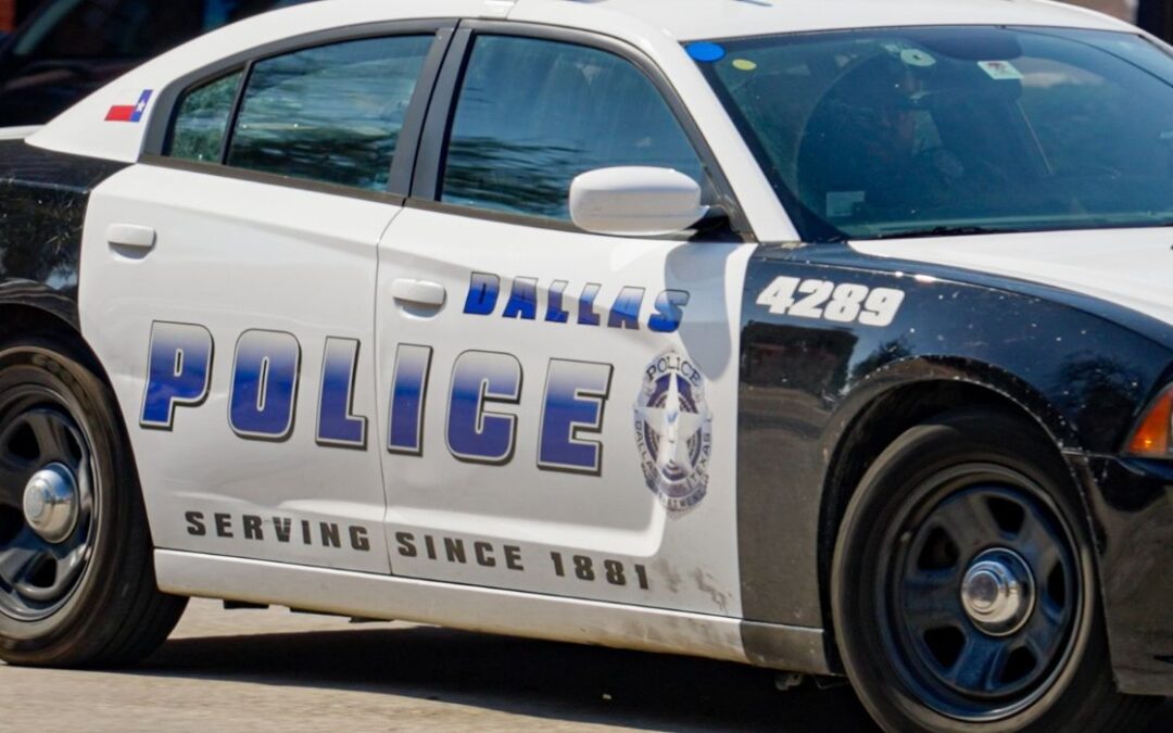 Un hombre de Dallas supuestamente admite haber estrangulado a su padre hasta la muerte