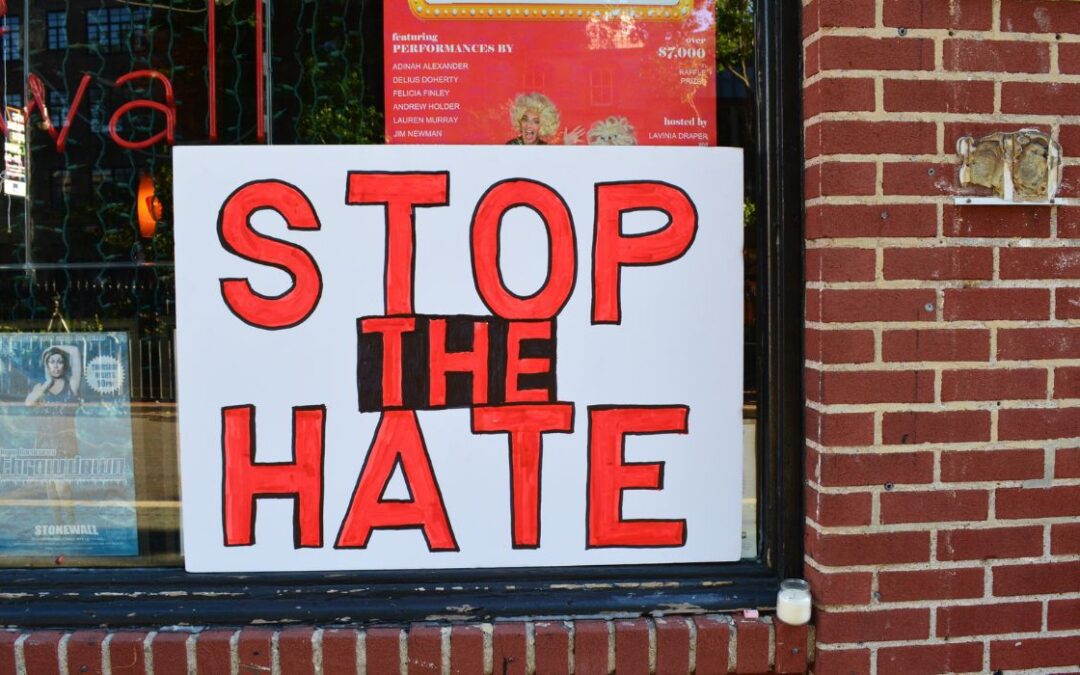 Los crímenes de odio disminuyen respecto al año pasado a medida que aumentan los asesinatos