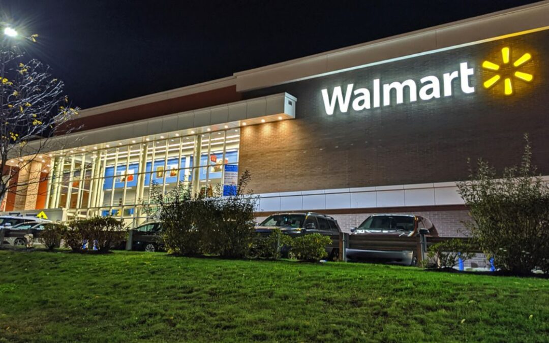 Ladrones atacan el estacionamiento local de Walmart