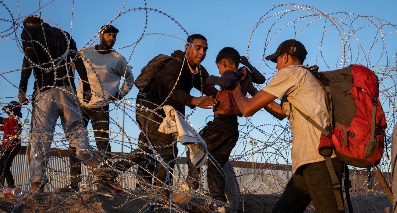 Unlawful migrants crossing border