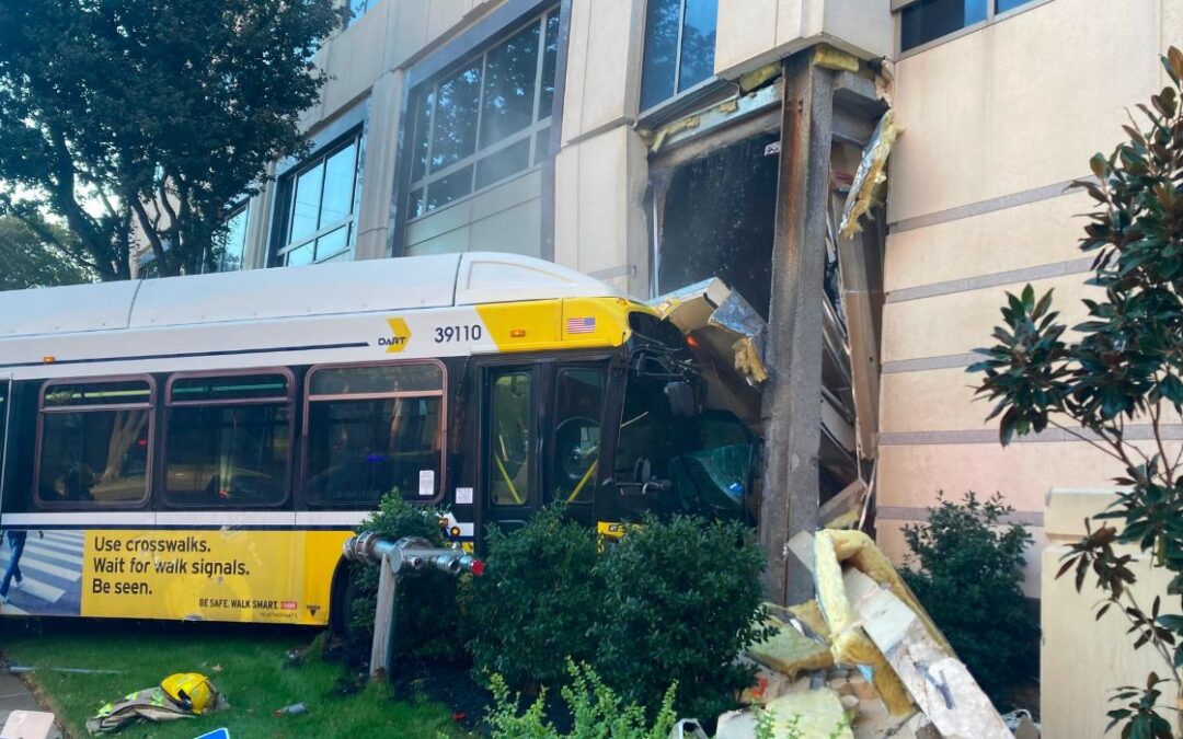 VIDEO: DART Bus Crashes Into Copart Tower