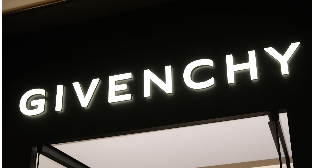 Givenchy sign