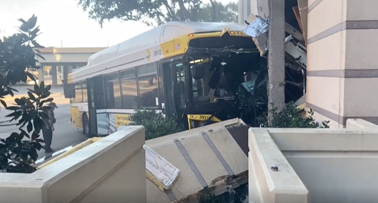 DART bus crashes into Copart Tower.