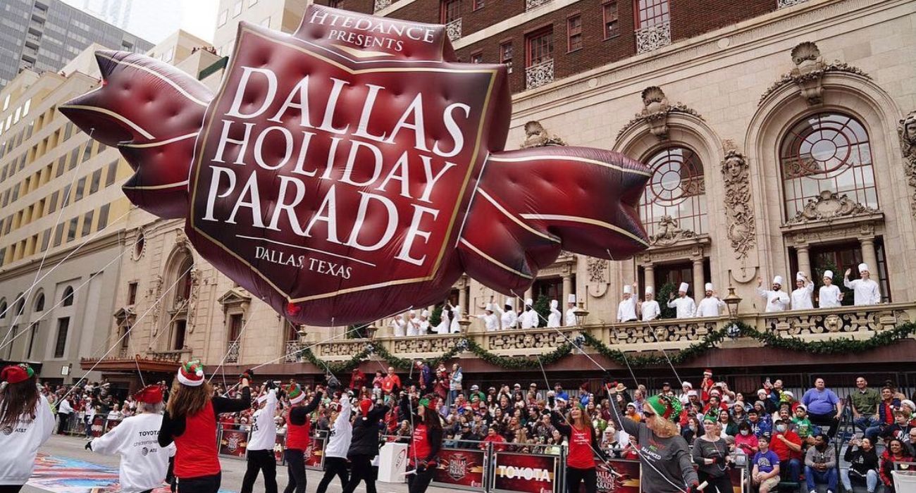 Dallas Holiday Parade Balloon