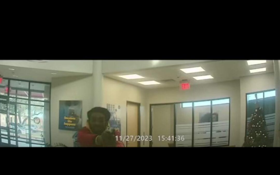 VIDEO: Se publican imágenes del tiroteo en un banco entre un diputado local