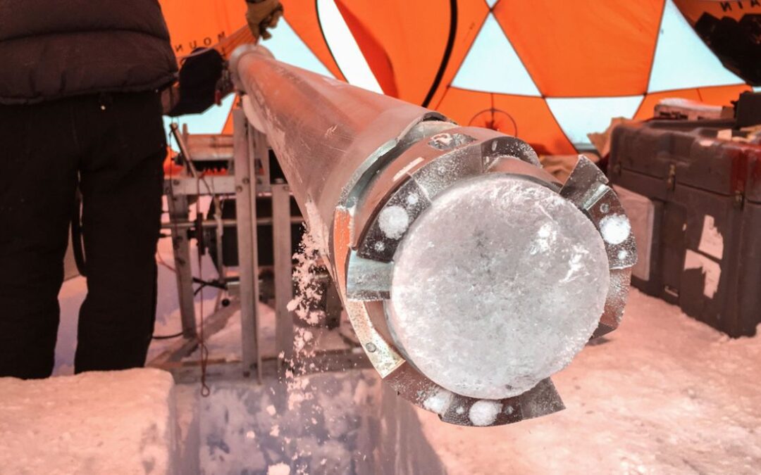 Científicos buscan hielo viejo en la Antártida