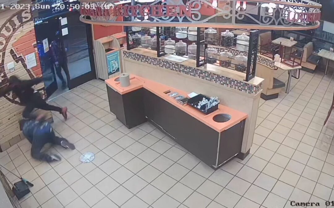 VIDEO: Police Search for Suspects From Clumsy Armed Robbery