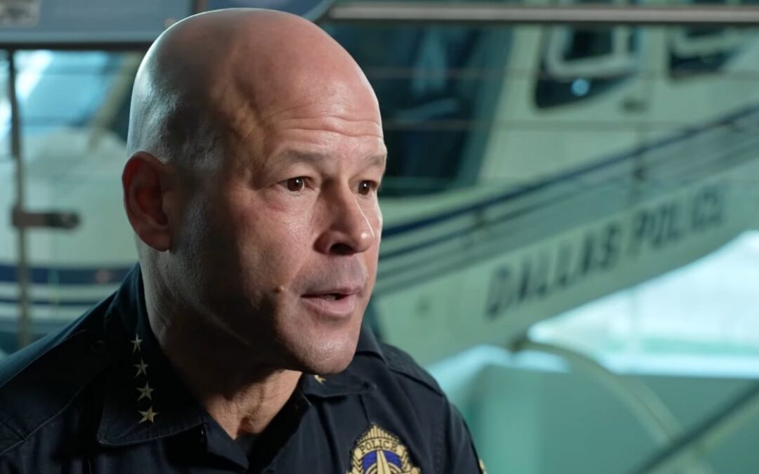 VIDEO: El jefe de policía de Dallas reacciona ante el comienzo mortal de 2024