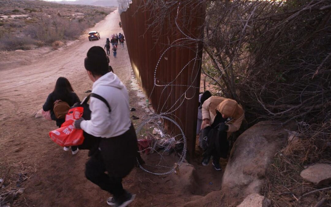 Mexico Sets Up Checkpoint Near Gap in Border Fence