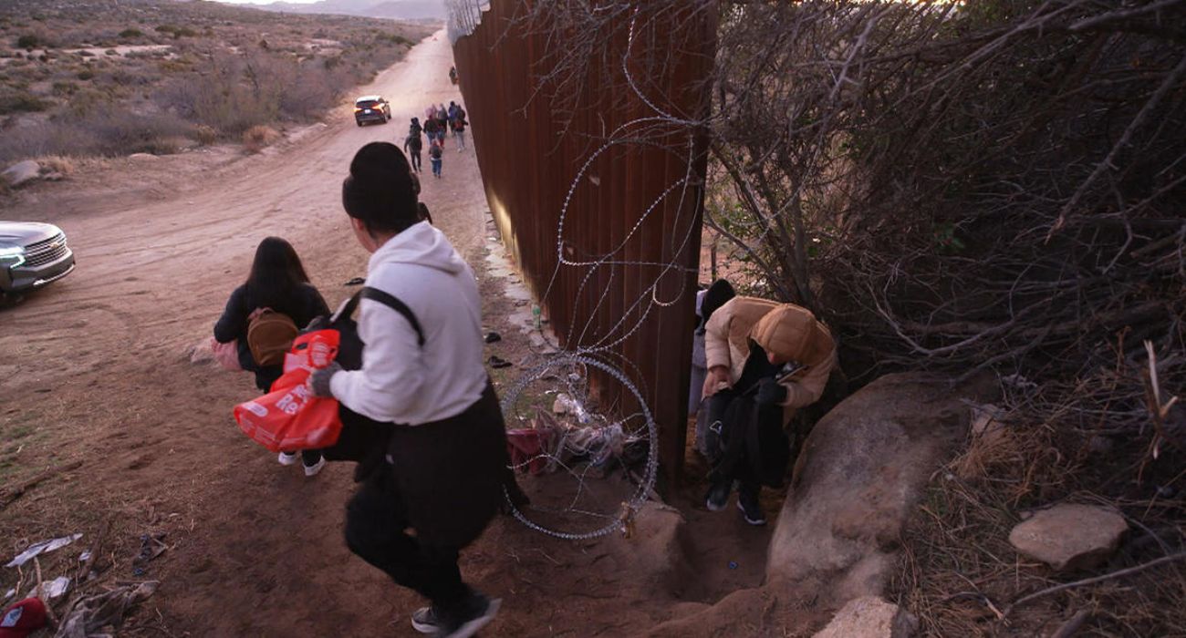 Unlawful migrants enter the U.S through the San Judas break